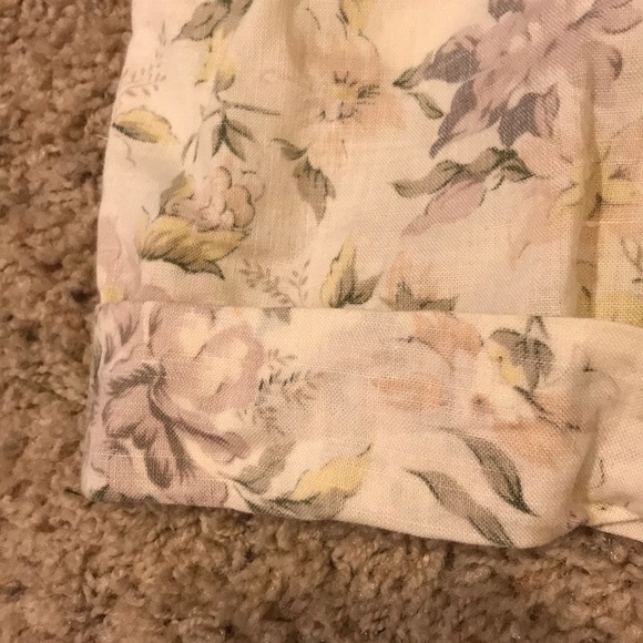 Thrifted Generra Collection Yellow Floral Shorts - Picture 7 of 9